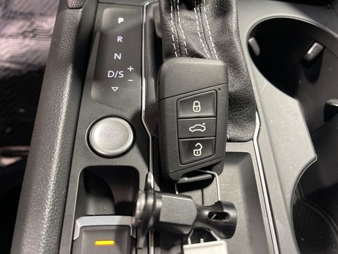 Used 2022 Volkswagen Atlas SE image 37