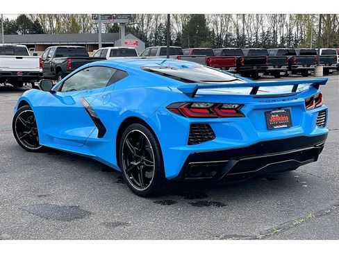 Used 2025 Chevrolet Corvette Stingray Premium Cpe w/ Z51 Performance Package RWD image 12