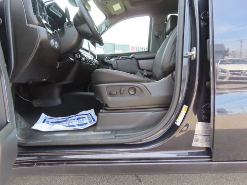 Used 2025 GMC Sierra 1500 SLT AWD/4WD image 12