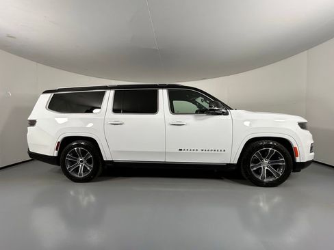 Used 2024 Jeep Grand Wagoneer L 4WD image 8