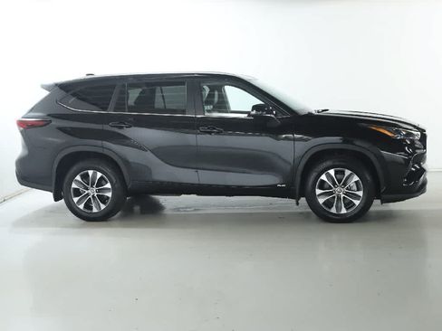 Used 2026 Toyota Highlander XLE AWD/4WD image 11