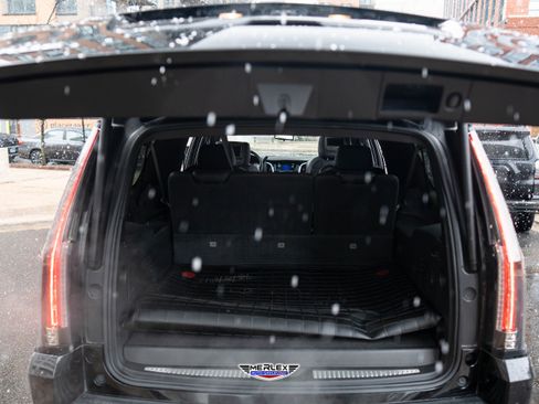 Used 2019 Cadillac Escalade ESV Platinum image 52