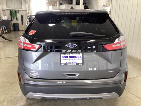 Used 2024 Ford Edge SEL w/ Convenience Package AWD/4WD image 4