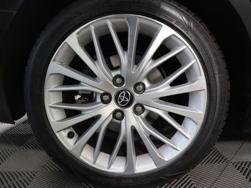 Used 2019 Toyota Camry XLE image 33