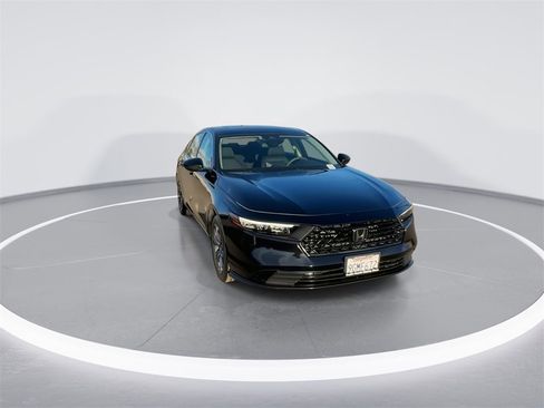 Used 2023 Honda Accord EX image 3