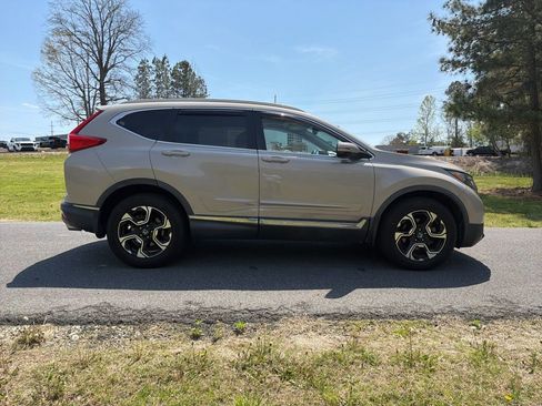 Used 2019 Honda CR-V Touring image 6