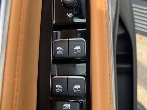 Certified 2024 Jeep Grand Wagoneer Series III w/ Rear Seat Video Group 1 AWD/4WD image 21