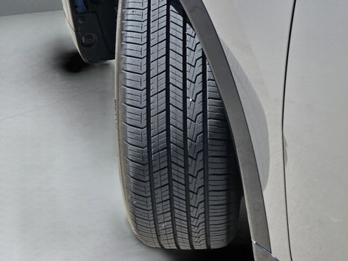 Used 2025 BMW X1 xDrive28i image 12