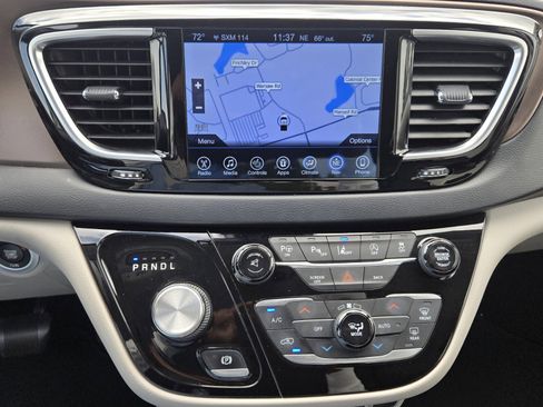 Used 2017 Chrysler Pacifica Touring-L Plus w/ Advanced Safetytec Group image 18