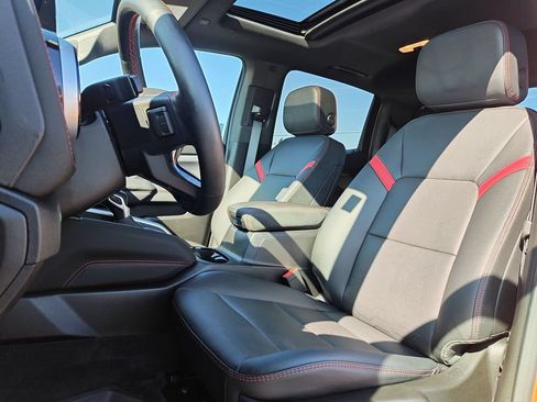 Used 2025 Chevrolet Colorado Z71 w/ Midnight Edition AWD/4WD image 13
