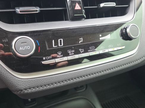 Used 2025 Toyota Corolla XLE FWD image 19