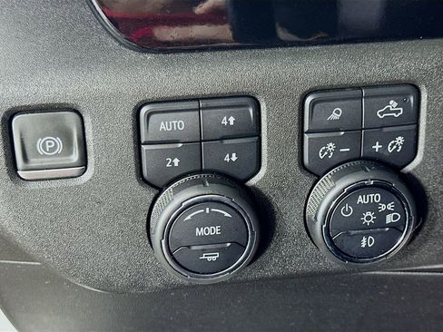 Used 2023 Chevrolet Silverado 1500 LTZ image 22