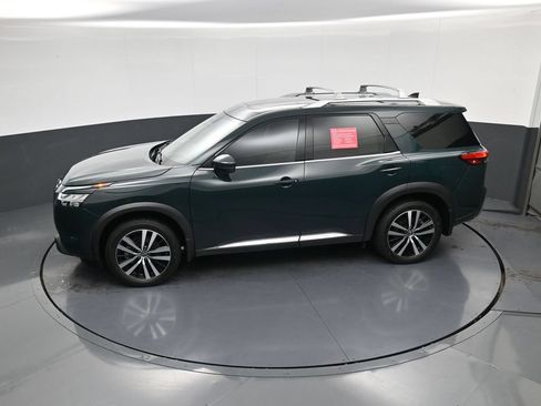 Used 2024 Nissan Pathfinder Platinum w/ Cargo Package FWD image 31