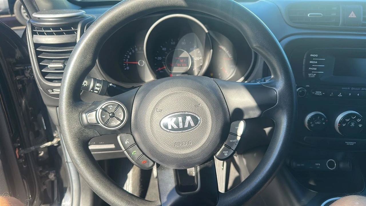 Used 2015 Kia Soul FWD image 39