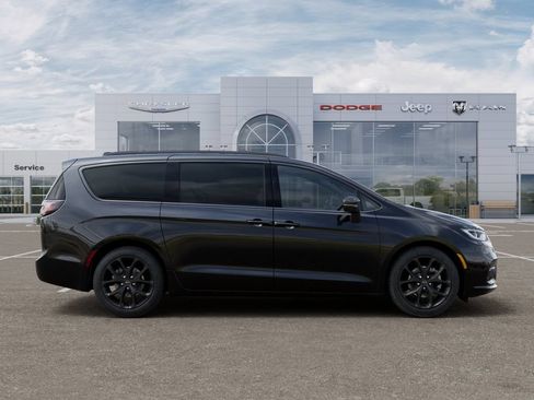 New 2026 Chrysler Pacifica Select w/ S Appearance Package FWD image 22