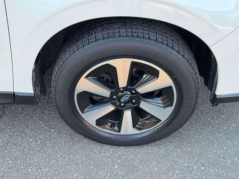 Used 2018 Subaru Forester 2.5i Limited image 9