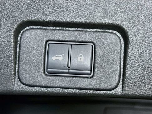 Certified 2021 Nissan Rogue SL w/ Premium Package FWD image 32