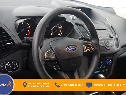 Used 2017 Ford Escape SE FWD image 18
