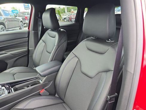 New 2025 Jeep Compass Latitude w/ Altitude Special Edition image 23