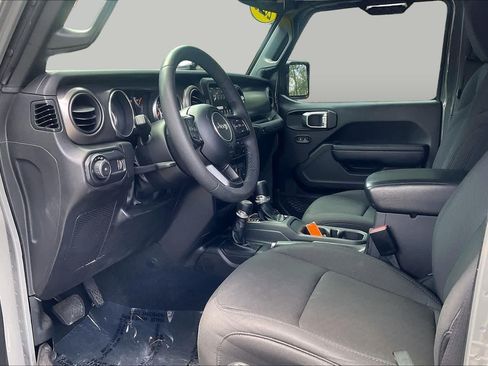 Used 2023 Jeep Wrangler Unlimited Sport AWD/4WD image 15