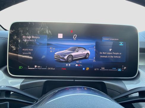 Used 2025 Mercedes-Benz CLE 300 4MATIC Cabriolet image 41