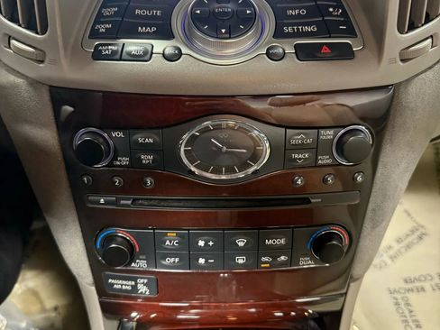 Used 2010 INFINITI G37 Sport w/ Premium Pkg image 20