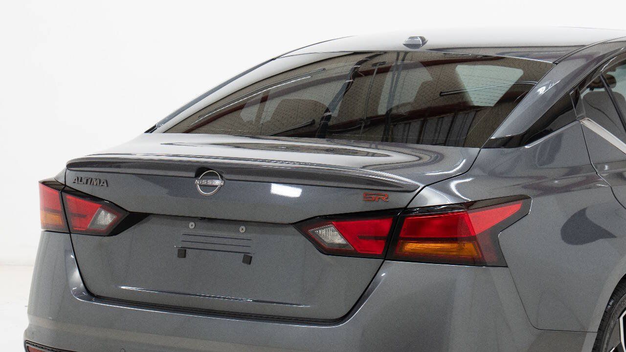 Used 2024 Nissan Altima 2.5 SR w/ SR Premium Package FWD image 13
