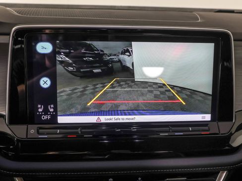 Used 2025 Volkswagen Atlas Cross Sport SE AWD/4WD image 8