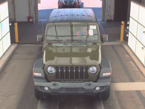 Used 2021 Jeep Wrangler Unlimited Sport image 31