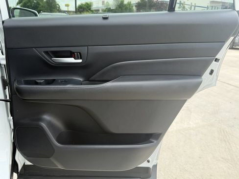 Used 2024 Toyota Grand Highlander FWD image 38