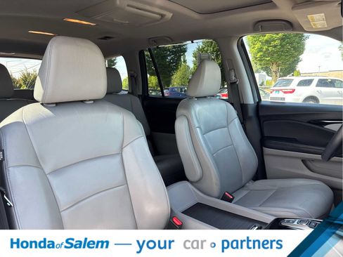 Used 2018 Honda Pilot Touring image 14