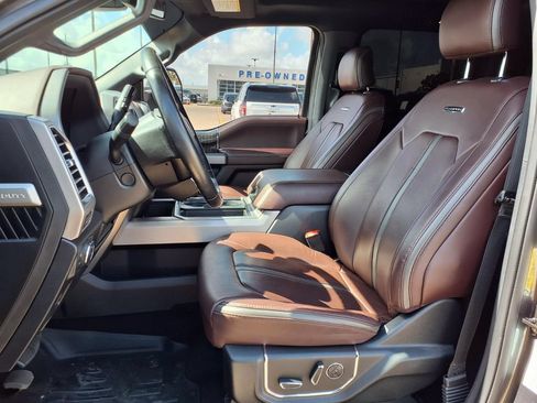 Used 2017 Ford F250 Platinum w/ Platinum Ultimate Package AWD/4WD image 25
