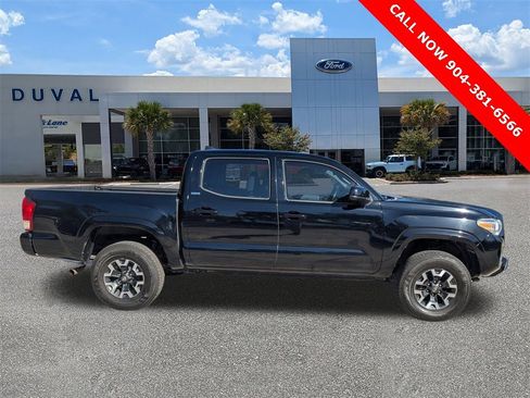 Used 2016 Toyota Tacoma SR image 3