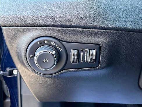 Used 2020 Jeep Compass Latitude w/ Cold Weather Group image 15