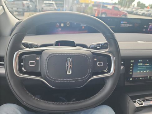 New 2026 Lincoln Navigator Premiere AWD/4WD image 29