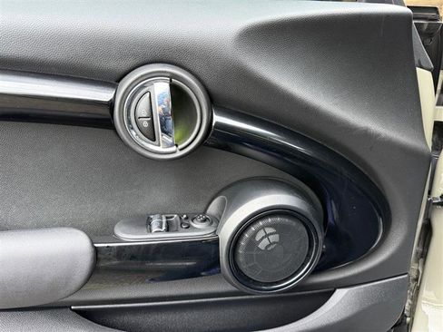 Used 2019 MINI Cooper S w/ Premium Package image 26