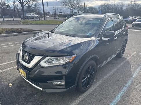 Used 2018 Nissan Rogue SL w/ Premium Package image 4