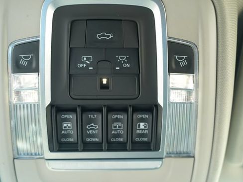 Used 2022 RAM 1500 Laramie AWD/4WD image 37