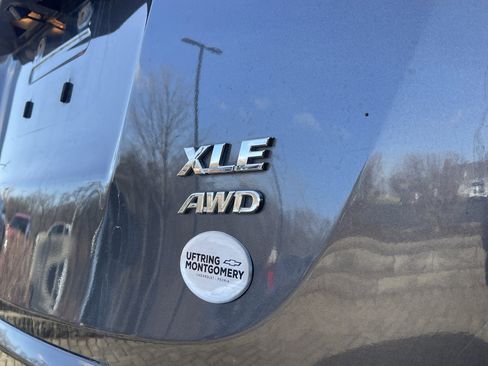 Used 2018 Toyota RAV4 XLE w/ Plus Extra Value Package image 12