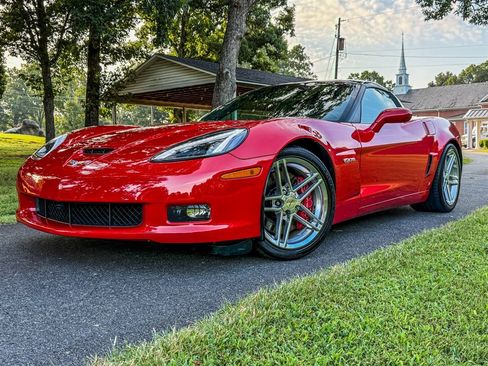 Used 2007 Chevrolet Corvette Z06 w/ Preferred Equipment Group RWD image 2