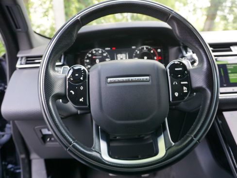 Used 2018 Land Rover Range Rover Velar R-Dynamic SE AWD/4WD image 32