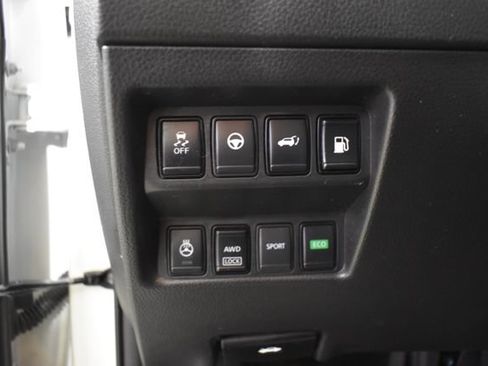 Used 2019 Nissan Rogue SV w/ Sun & Sound Touring Package AWD/4WD image 14