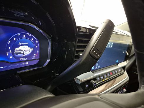 Used 2024 Chevrolet Silverado 1500 LT image 16