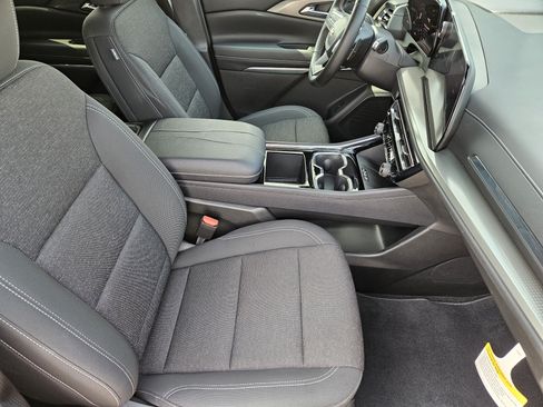 New 2026 Chevrolet Traverse LT FWD image 10