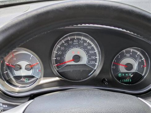 Used 2012 Chrysler 200 Touring FWD image 10