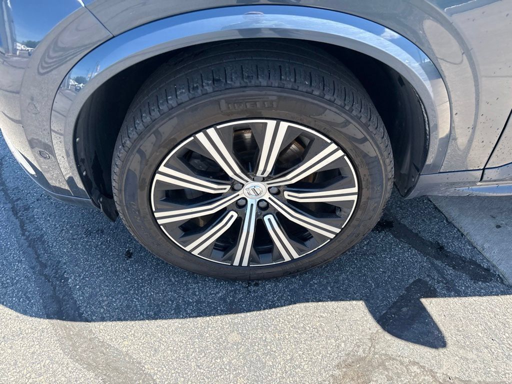 Certified 2023 Volvo XC90 B6 Plus AWD/4WD image 11