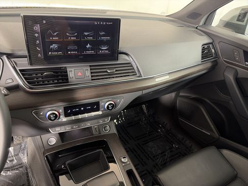 Certified 2023 Audi Q5 2.0T Premium Plus w/ Premium Plus Package AWD/4WD image 4