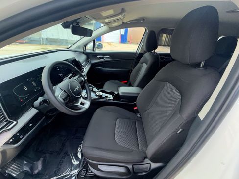 Used 2023 Kia Sportage LX AWD/4WD image 17
