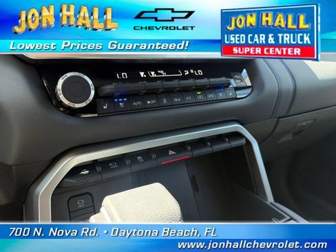 Used 2025 Toyota Sequoia Platinum AWD/4WD image 29