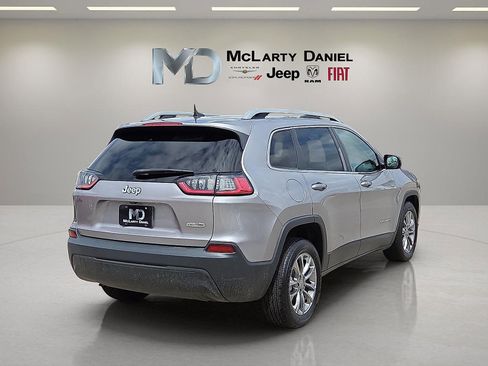 Used 2019 Jeep Cherokee Latitude Plus image 5